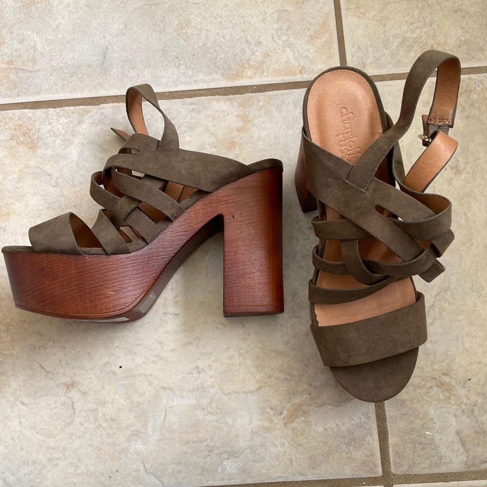 Army green Charlotte Russe heel sandals. Size 6